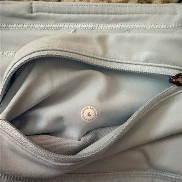 Lululemon Speed Up Short High Rise 2.5” - Picture 4 of 4